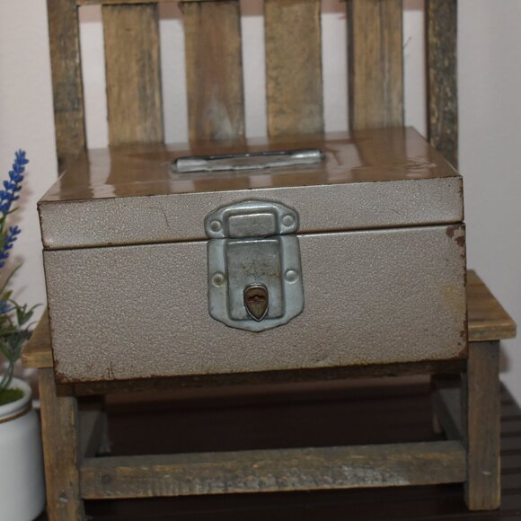 Vintage Antique Tan Metal Cash Box Porta File Case Storage Farmhouse Decor - Picture 3 of 14